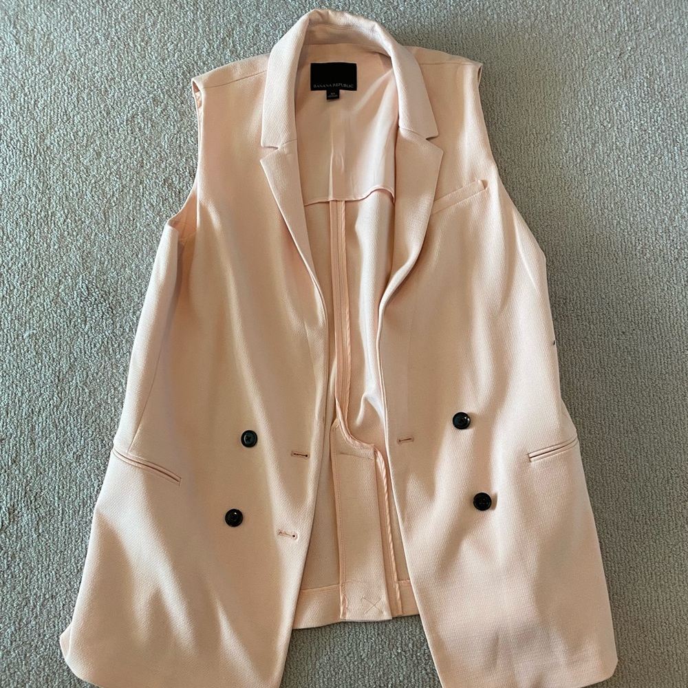 Banana Republic Baby Pink Vest size:10 worn 1x